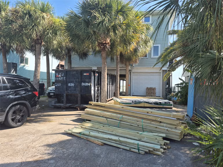 Photo 4 of 1823 Port O Call Street, Tiki Island, TX