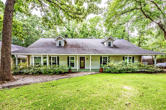 Photo 3 of 218 Westridge Drive, Huntsville, TX