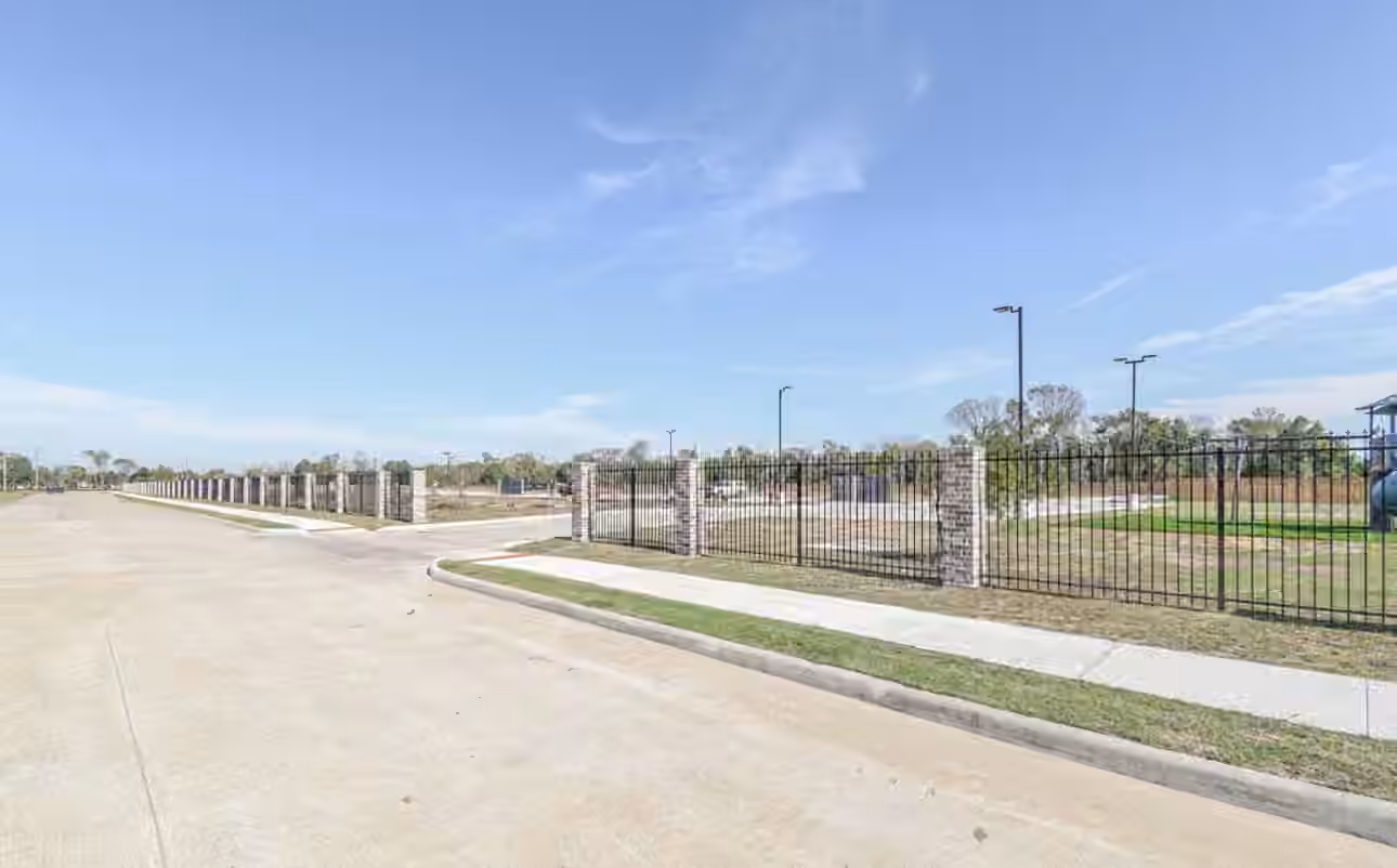 Photo 2 of 500 Legacy 404, Alvin, TX