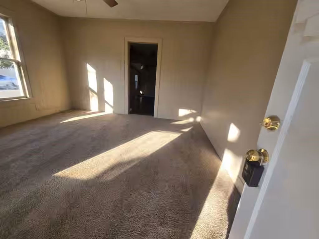 Photo 2 of 600 E Fayle Street, Baytown, TX