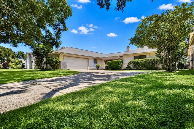 Photo of 3415 W Creek Club Drive, Missouri City, TX