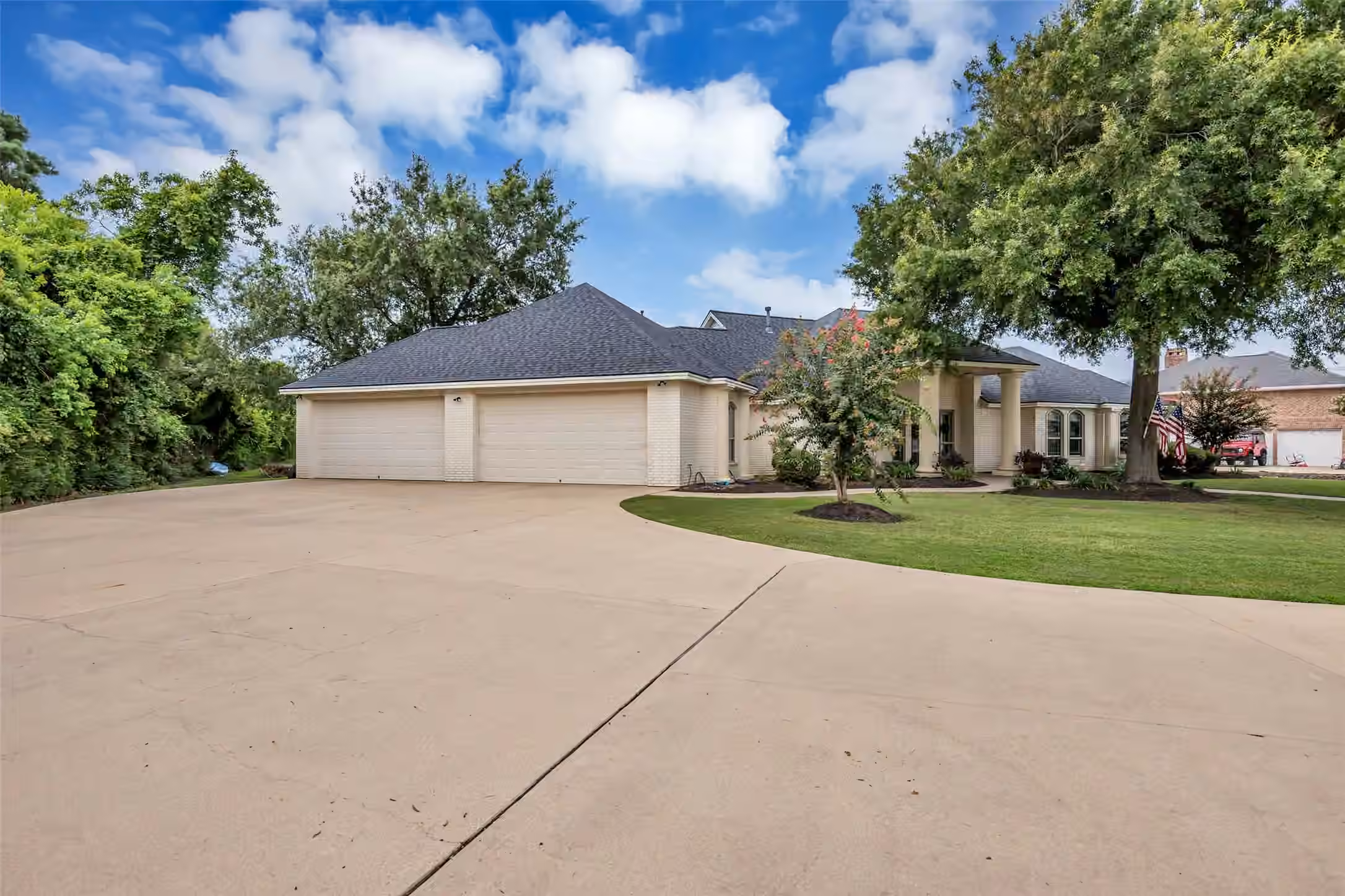 Photo 2 of 6426 Dow Reef Drive, Beach City, TX