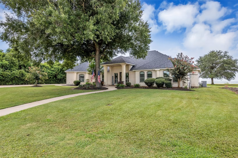 Photo 4 of 6426 Dow Reef Drive, Beach City, TX