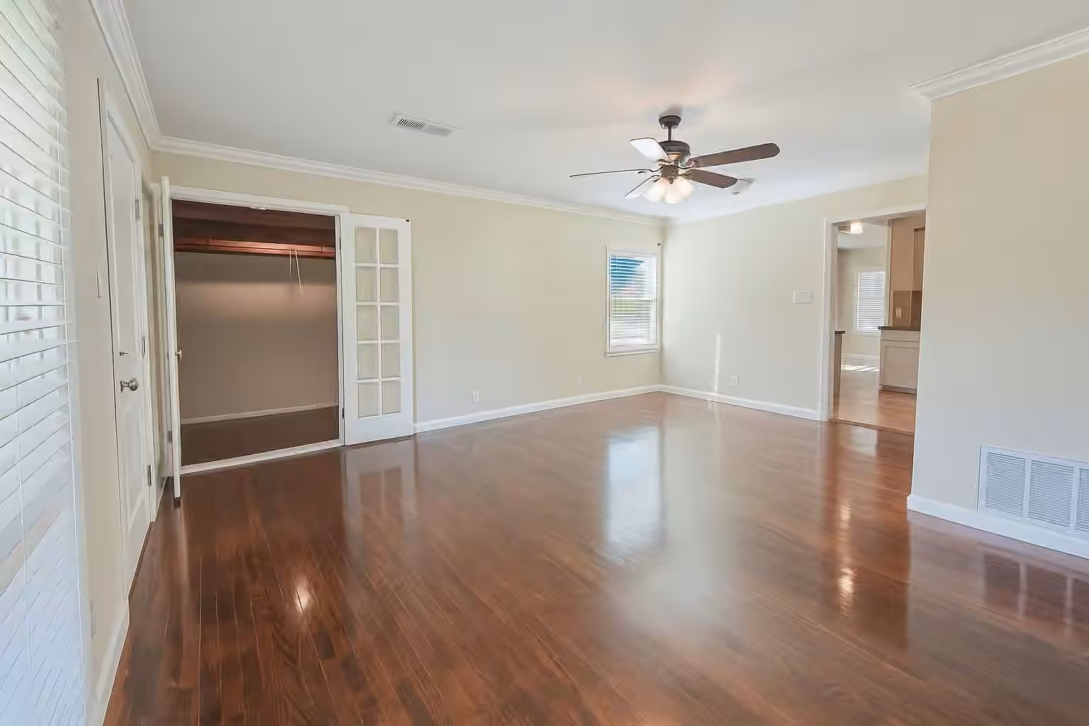 Photo 4 of 118 Whiting Street, Galveston, TX
