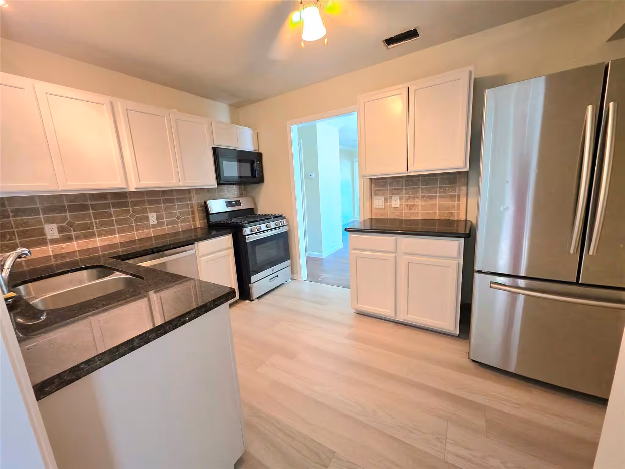 Photo 6 of 118 Whiting Street, Galveston, TX
