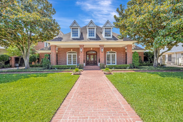 Photo of 2203 Pineloch Drive, Houston, TX