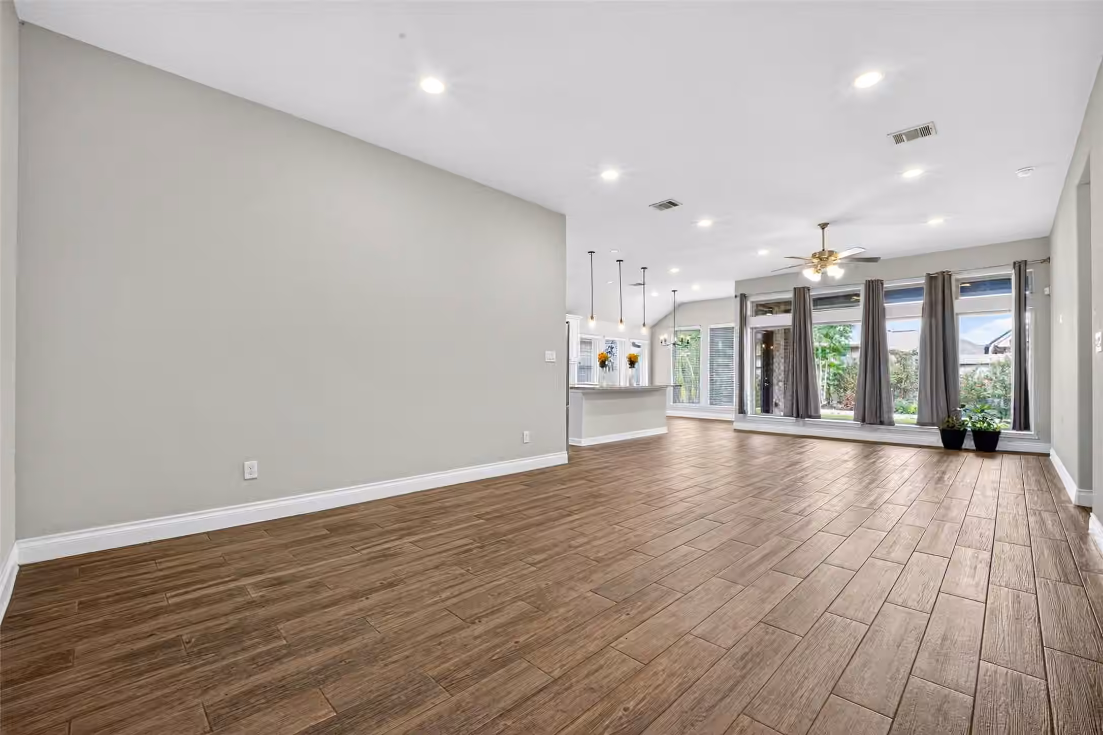 Photo 5 of 2232 Blackhawk Ridge Lane, Manvel, TX