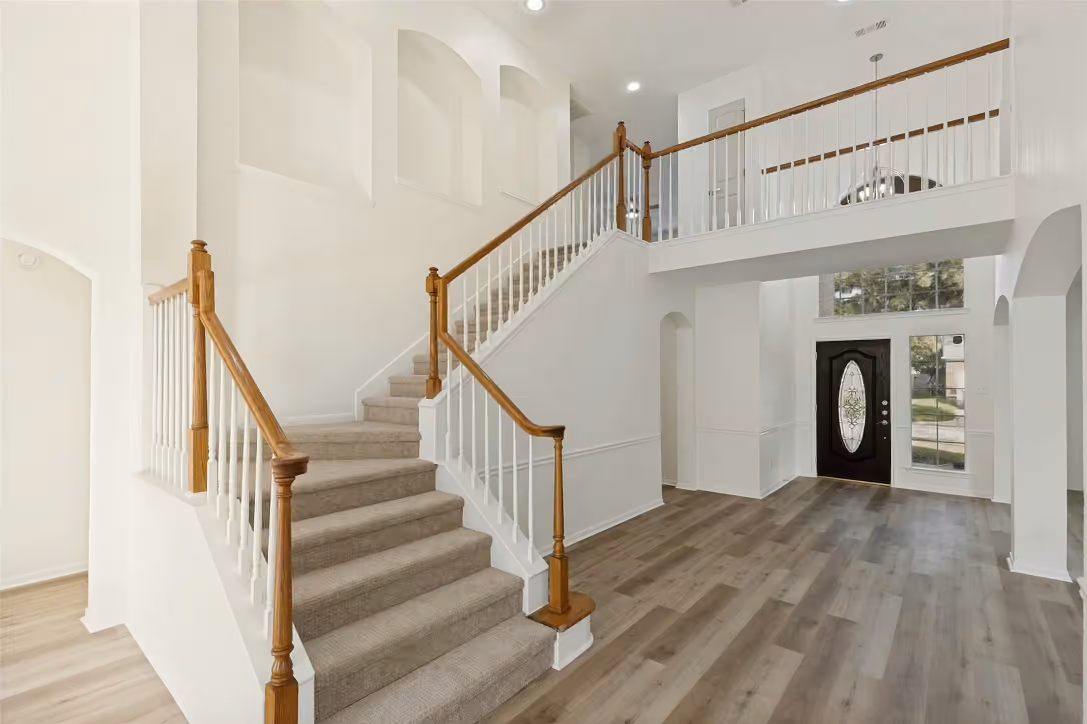 Photo 4 of 2412 Piney Woods Drive, Pearland, TX