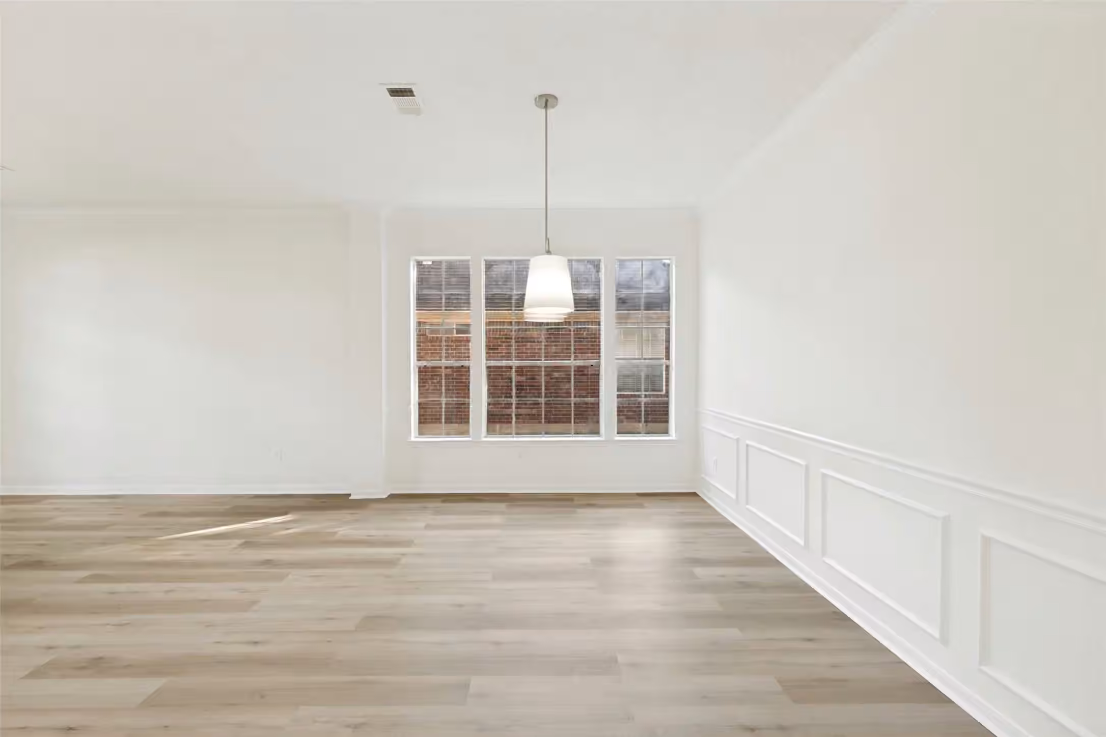Photo 7 of 2412 Piney Woods Drive, Pearland, TX