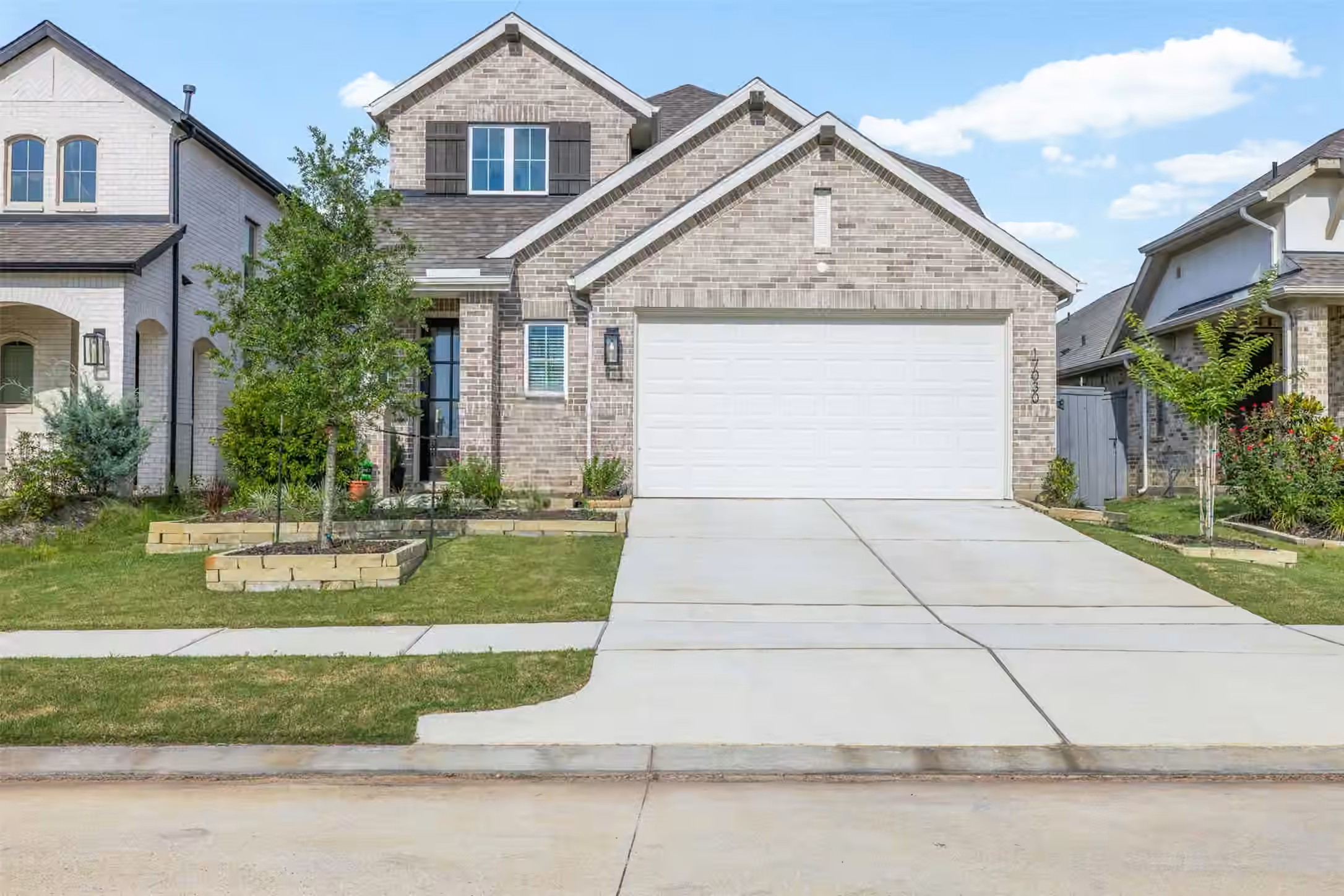 Photo 2 of 17030 Shimmer Ray Street, Hockley, TX