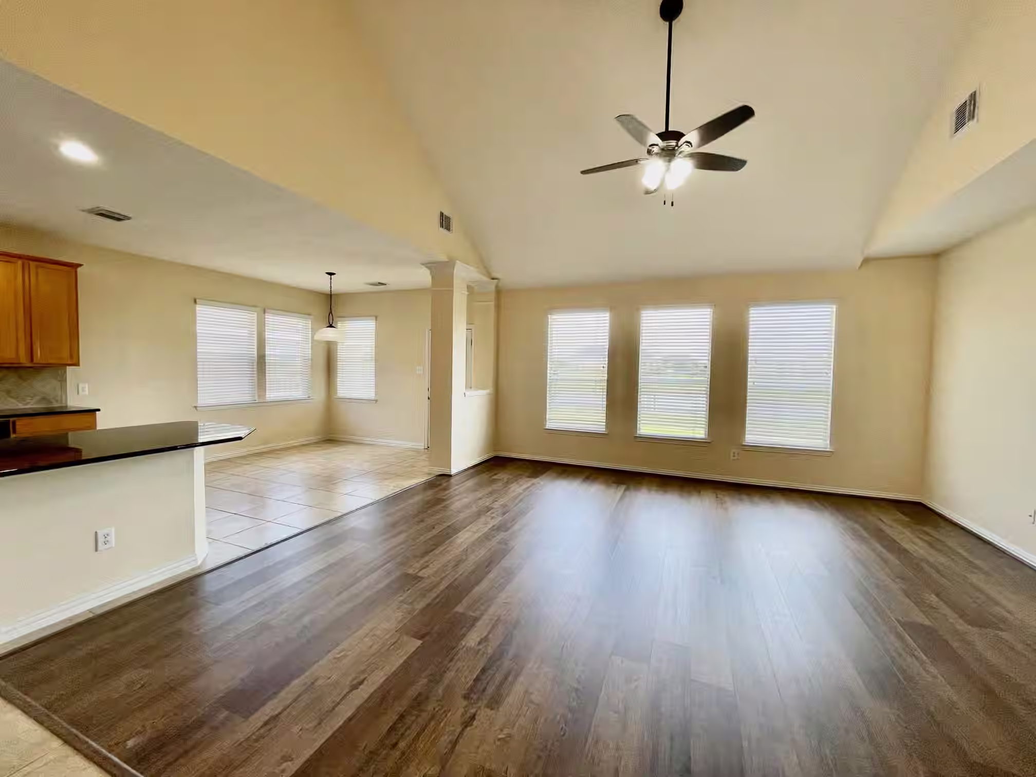 Photo 7 of 823 Aqua Vista, Richmond, TX