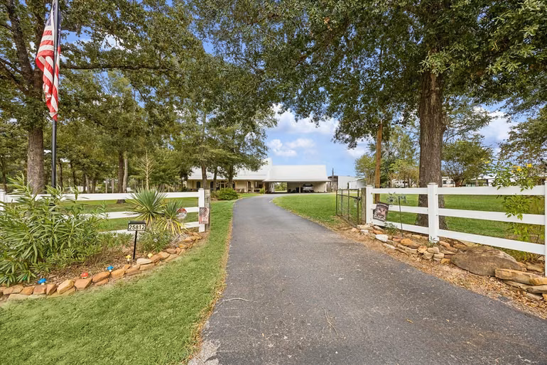 Photo 3 of 25812 Kickapoo Road, Hockley, TX