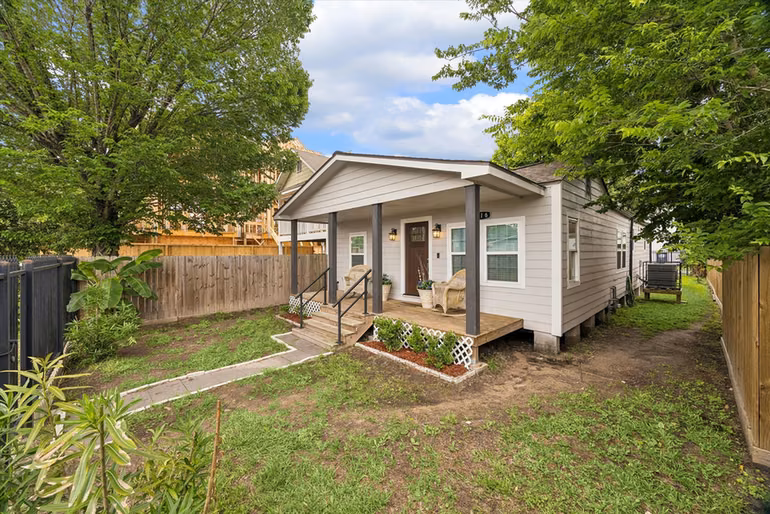 Photo 3 of 216 E 32nd Street, Houston, TX