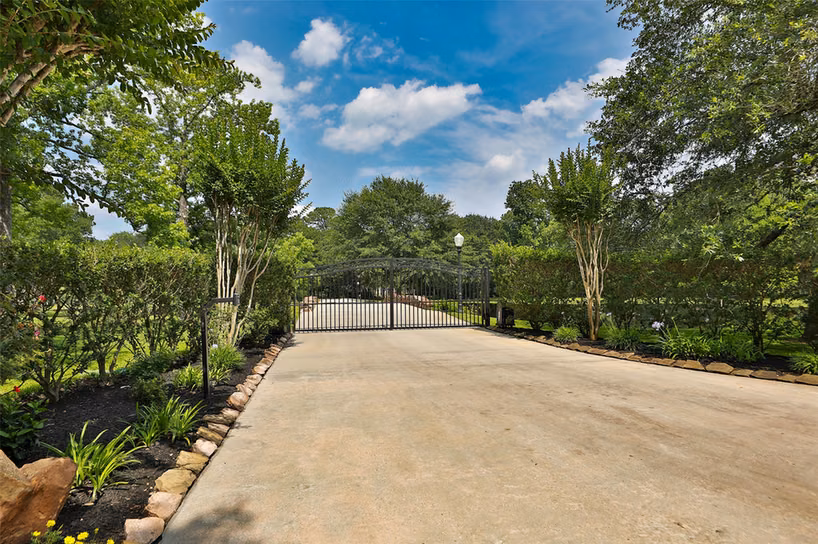 Photo 7 of 12126 Zion Road, Tomball, TX