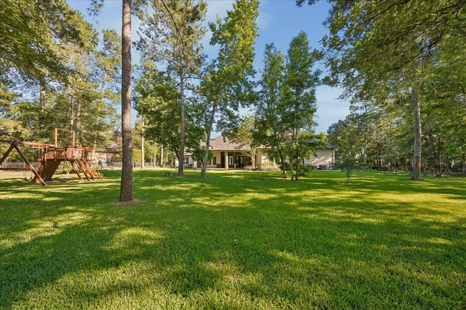 Photo 5 of 28203 Meadow Forest, Magnolia, TX
