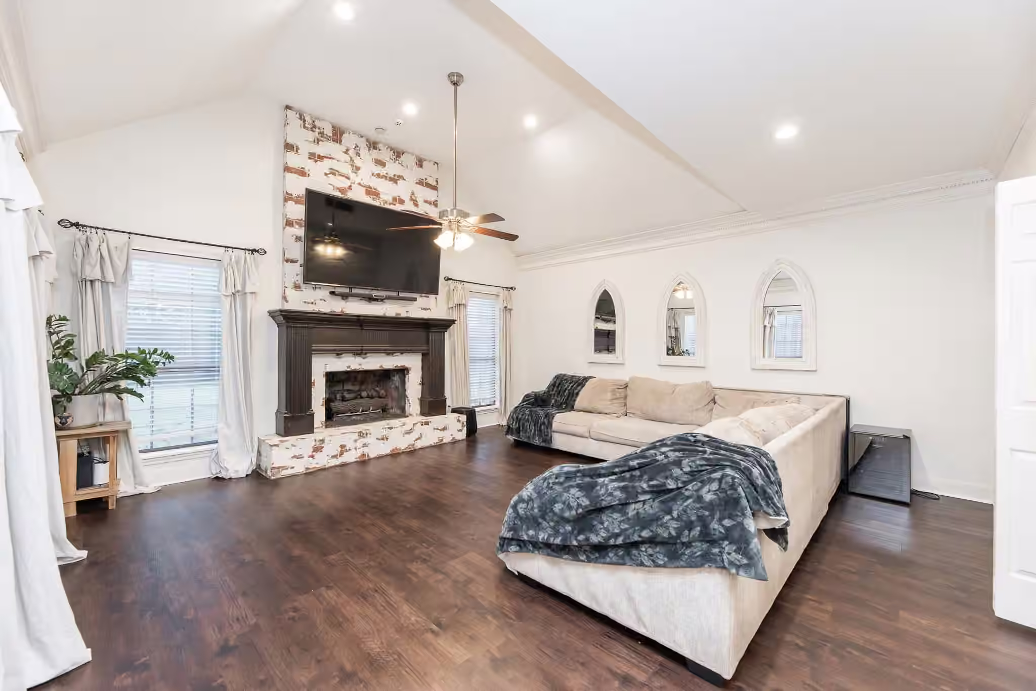 Photo 4 of 14102 N Suddley Castle Street, Houston, TX