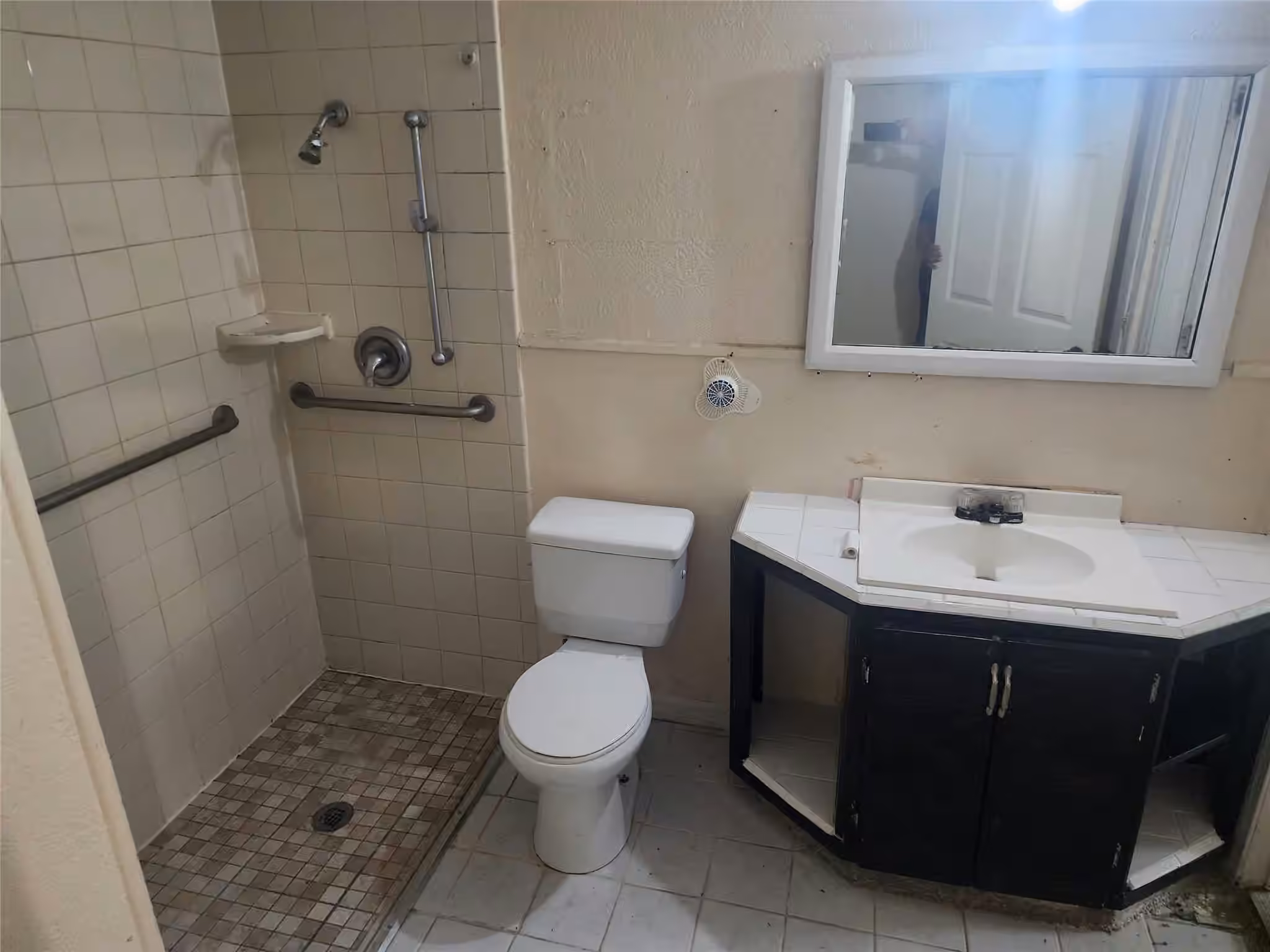 Photo 7 of 937 Vivian Avenue, Pasadena, TX