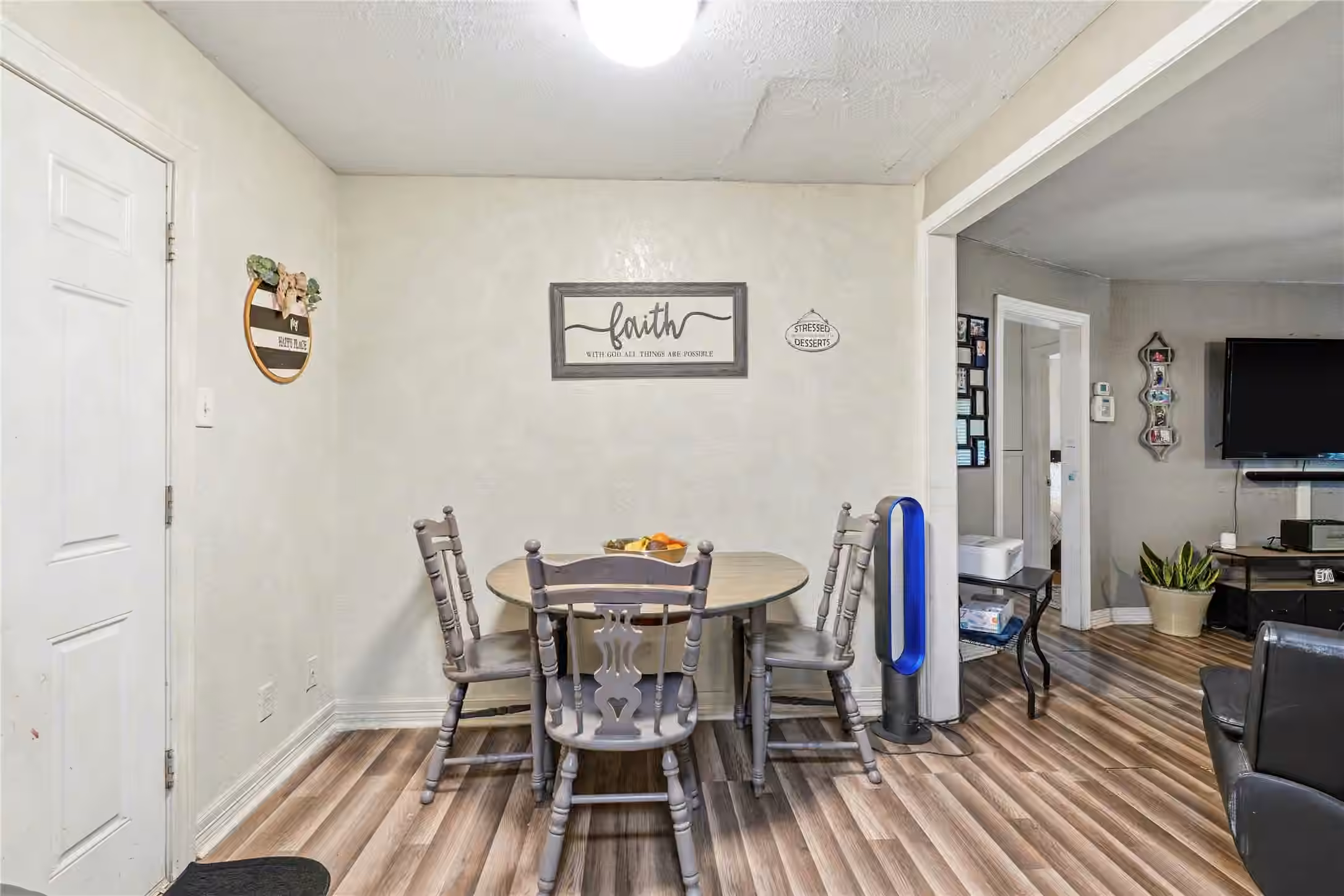 Photo 6 of 910 W 6th Street, Freeport, TX