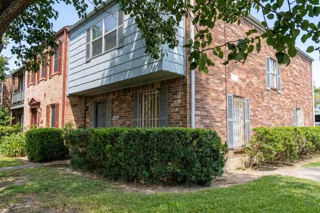 Photo 2 of 7919 Grove Ridge Drive, Houston, TX