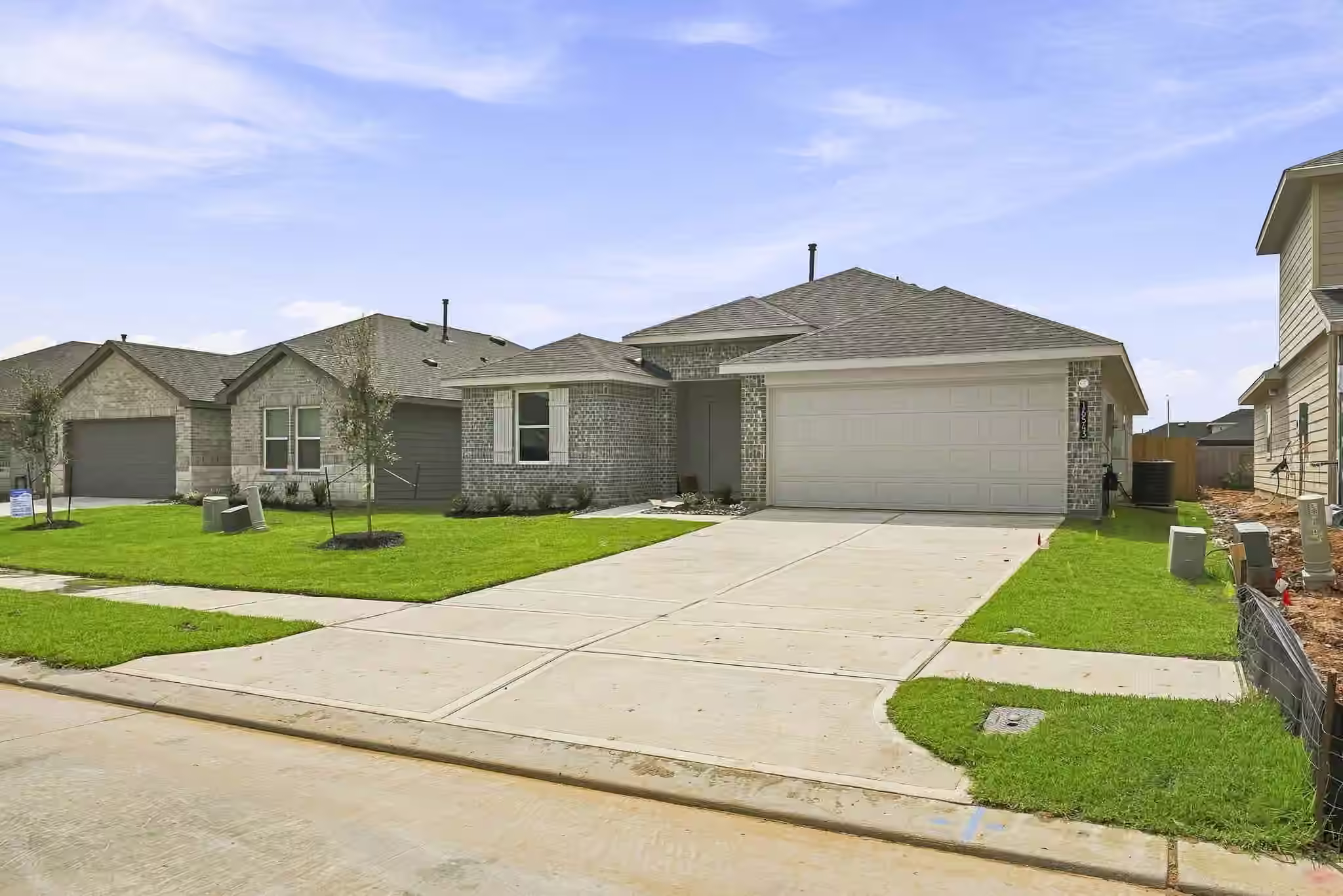 Photo 2 of 16543 Pinecone Grove Street, Magnolia, TX
