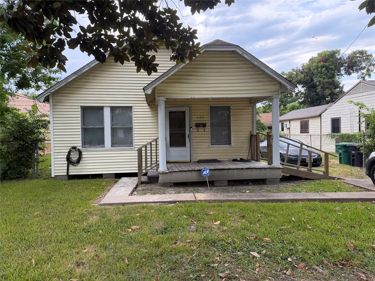 Photo of 6211 Los Angeles Street, Houston, TX 77026