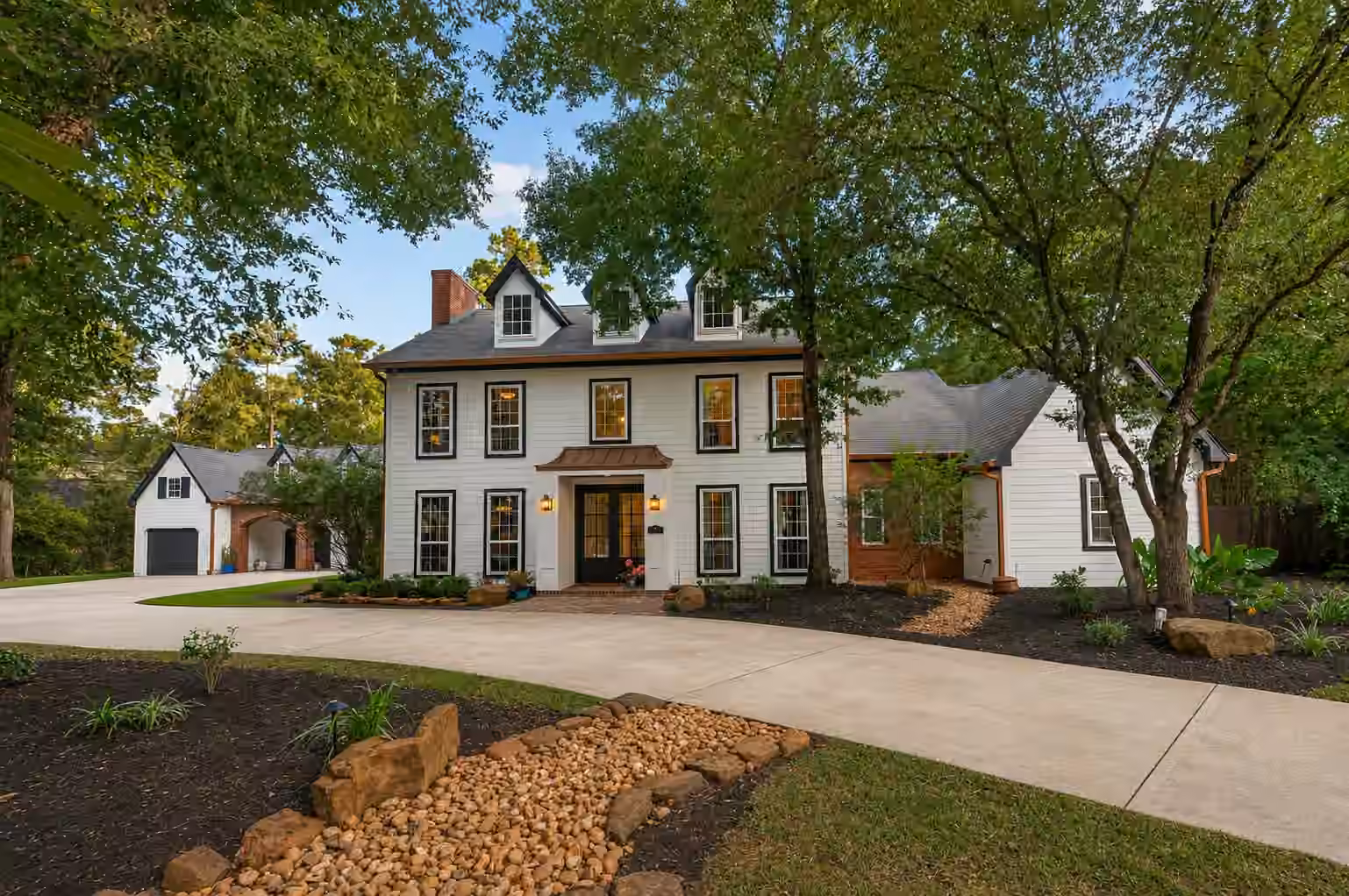 Photo 2 of 38 N Longspur Drive, The Woodlands, TX