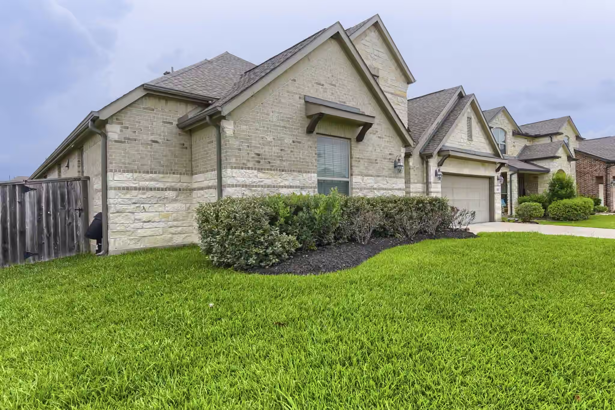Photo 3 of 6726 Wellbrook Falls Lane, Katy, TX