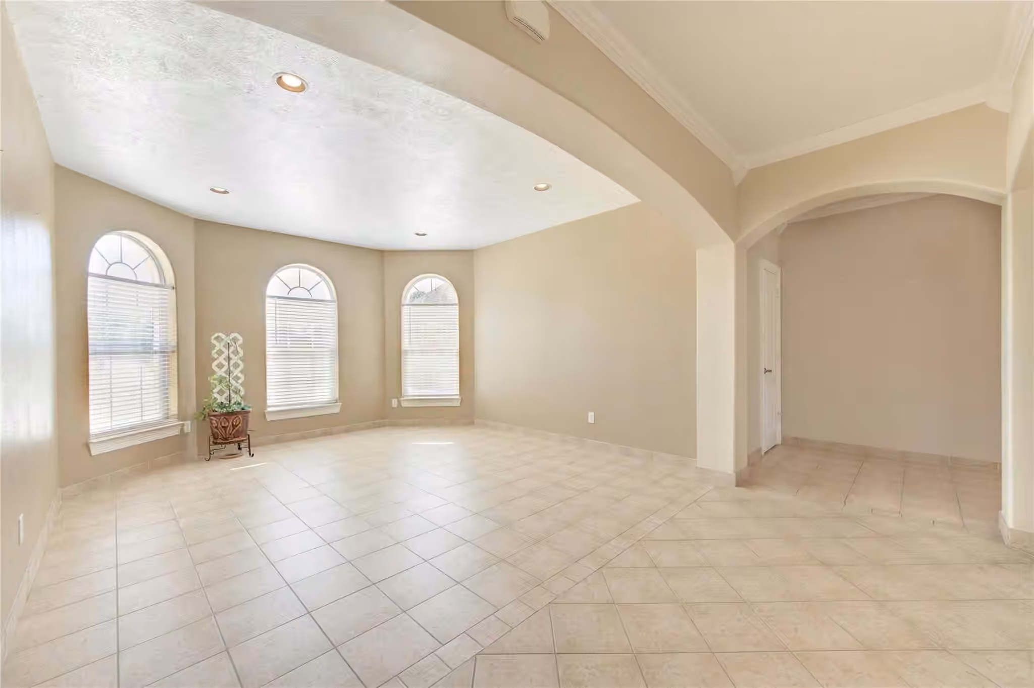 Photo 7 of 1321 E Archer Road, Baytown, TX