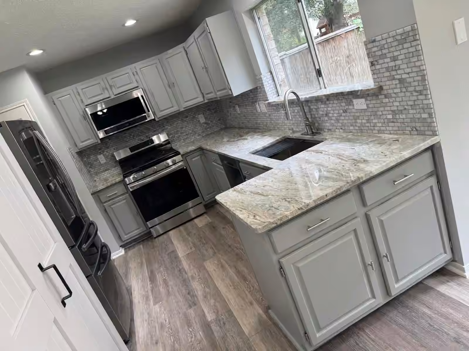 Photo 7 of 16503 Elmwood Point Lane, Sugar Land, TX