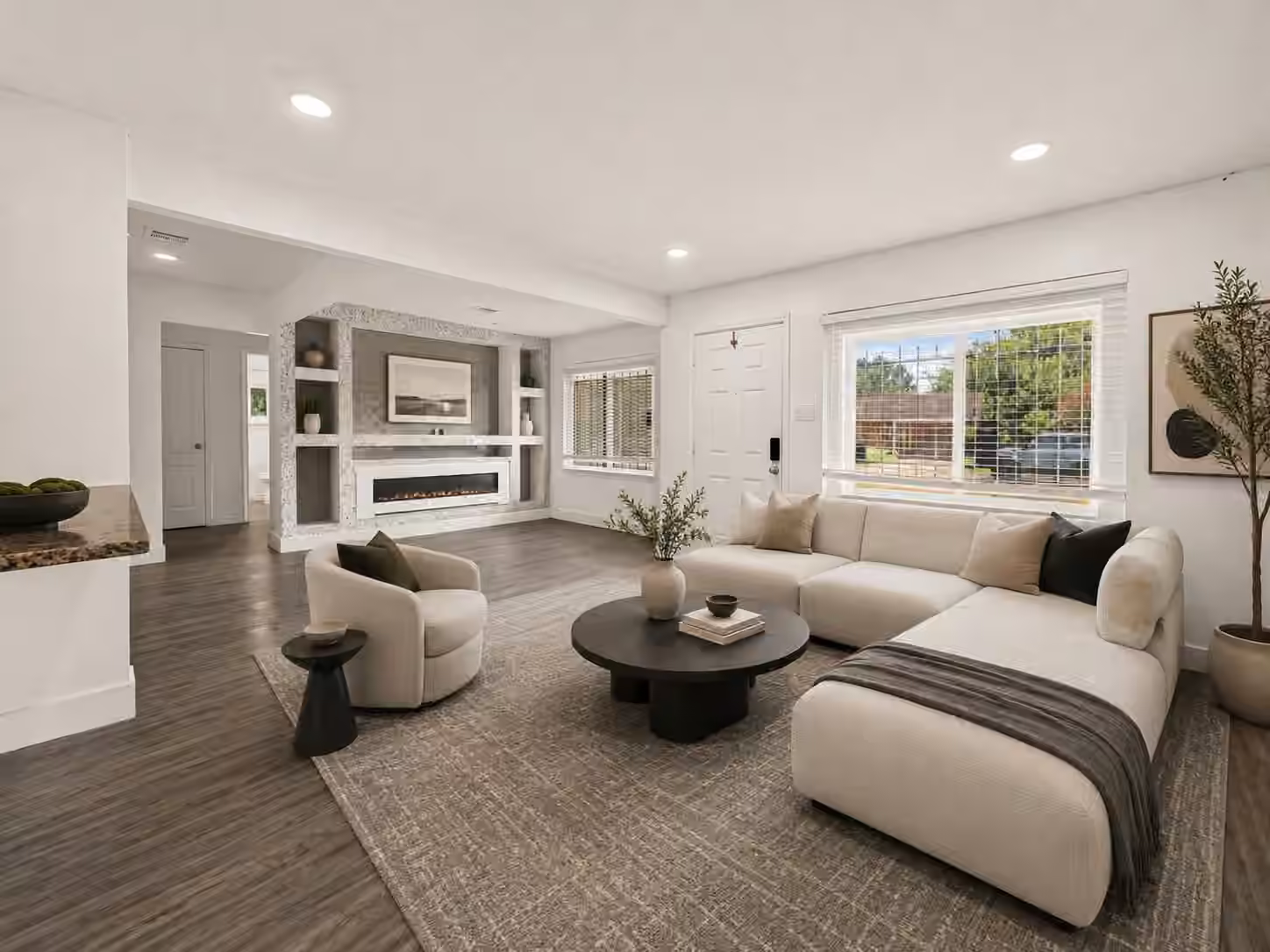 Photo 4 of 5739 Waterford Drive, Houston, TX