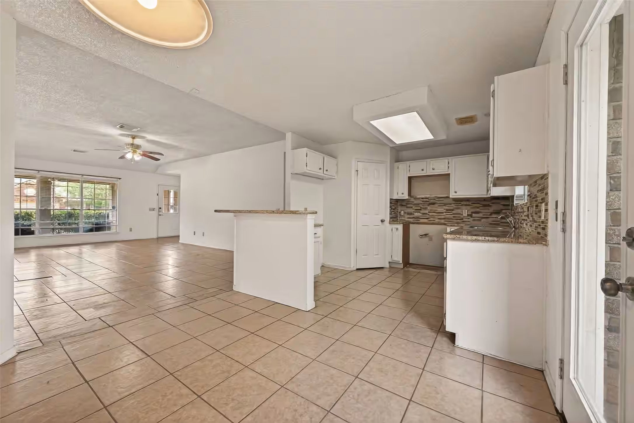 Photo 6 of 10023 Cabin Creek Drive, Houston, TX