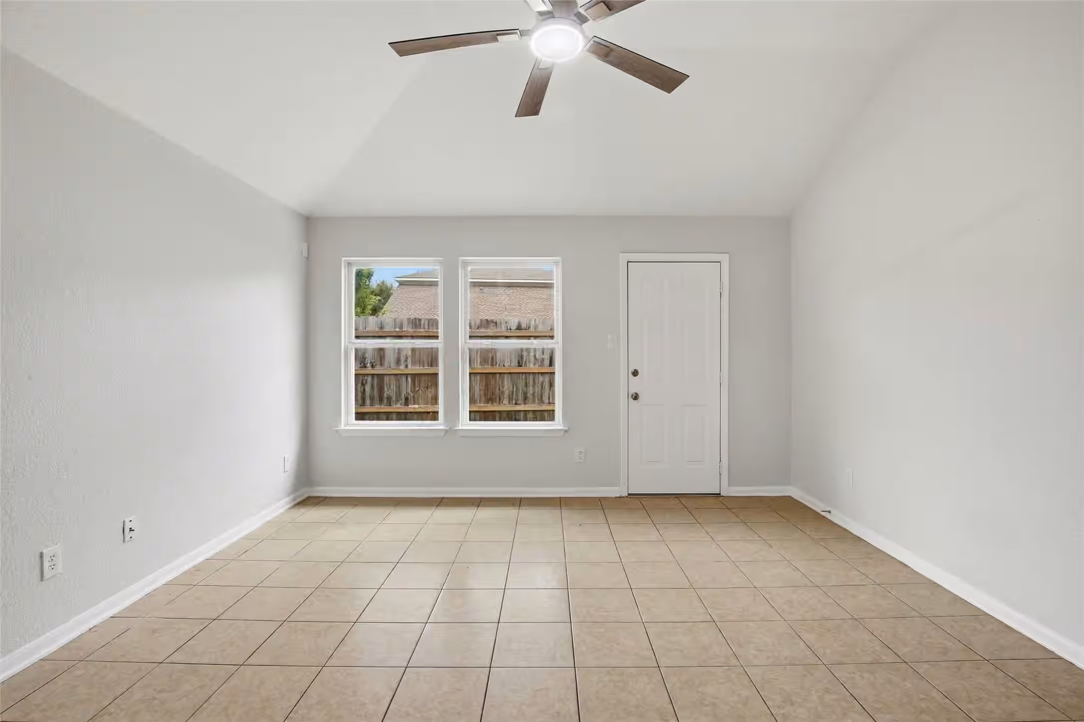 Photo 2 of 4754 Chisholm Hollow, Fresno, TX