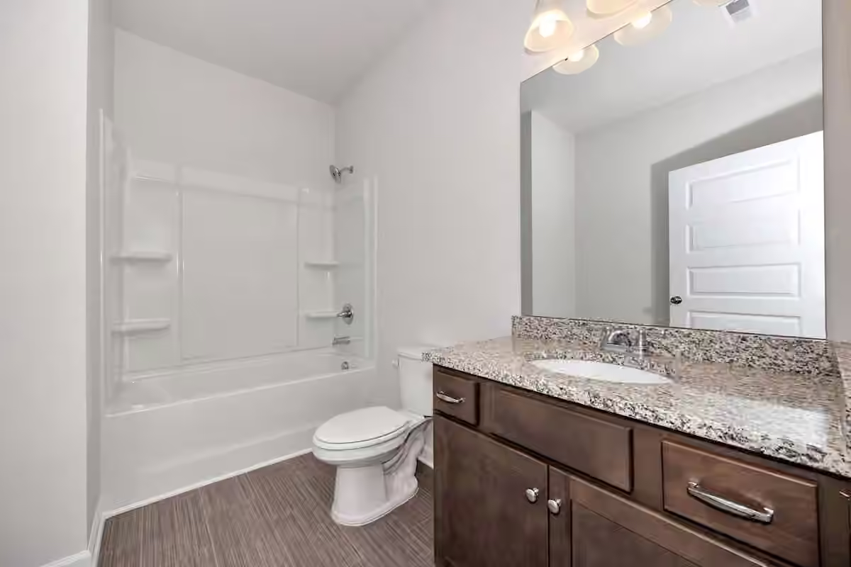 Photo 4 of 6111 Royal Palm Drive, Manvel, TX