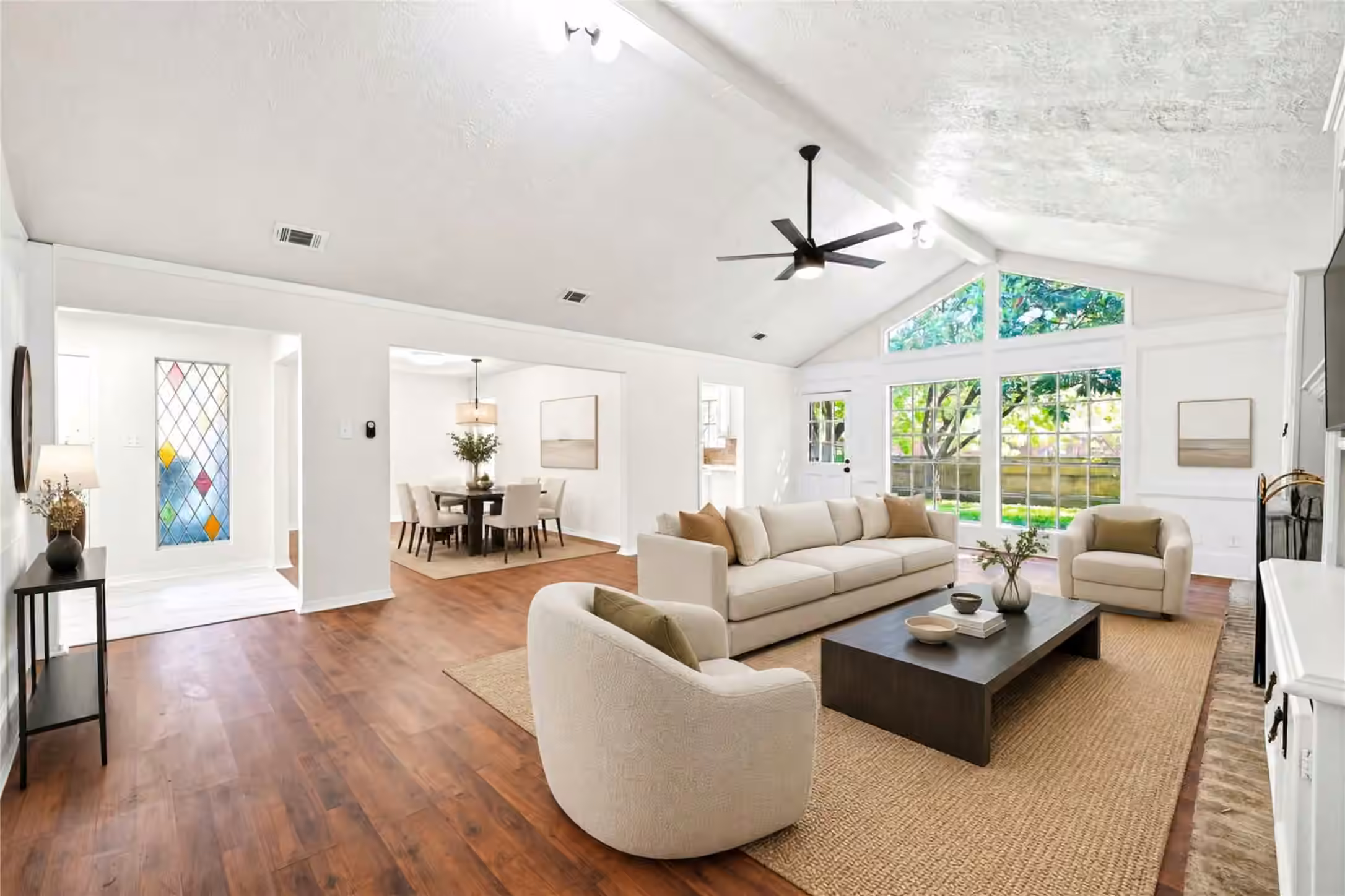 Photo 6 of 15207 Pleasant Valley Road, Houston, TX