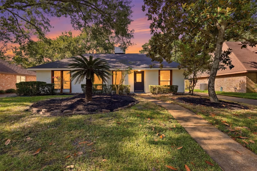 Photo 2 of 3714 Haven Pines Drive, Houston, TX