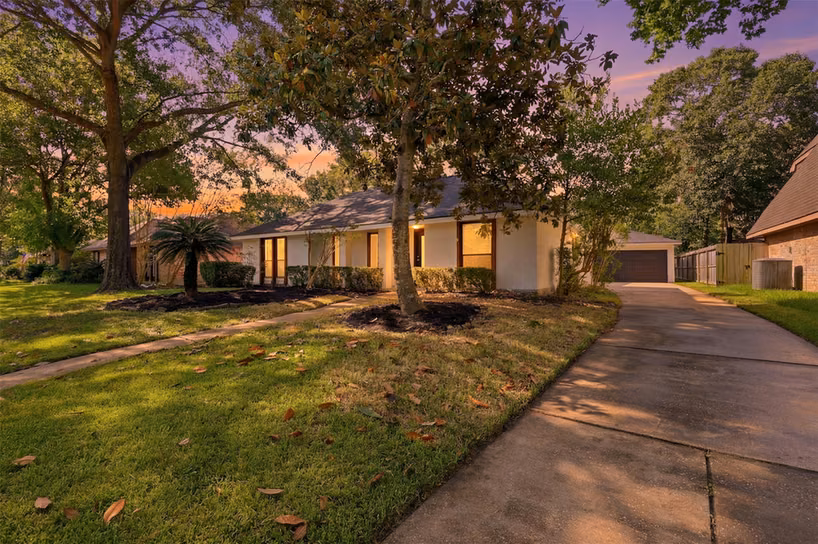 Photo 4 of 3714 Haven Pines Drive, Houston, TX