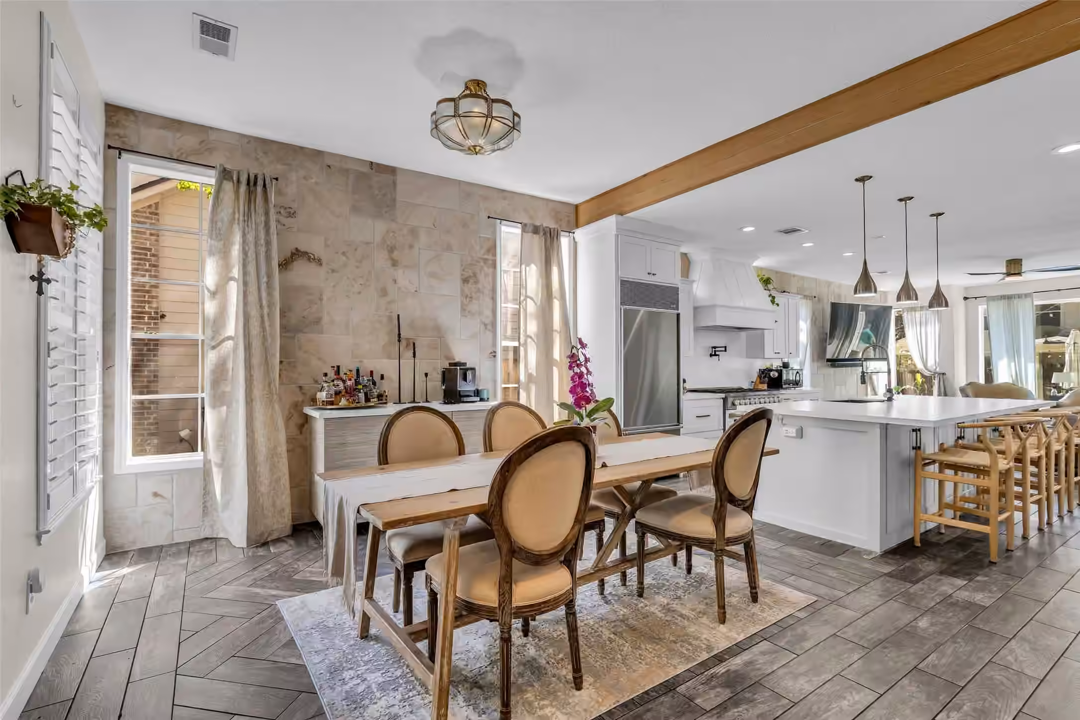 Photo 4 of 55 S Bethany Bend Circle S, The Woodlands, TX
