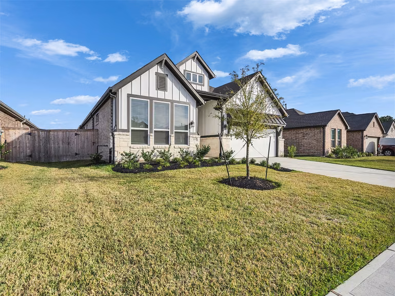 Photo of 2211 Cherry Bridge Lane, Tomball, TX 77375