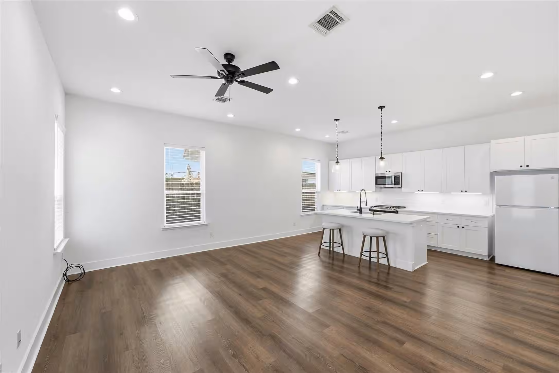 Photo 5 of 1230 Mcneil Street, Houston, TX