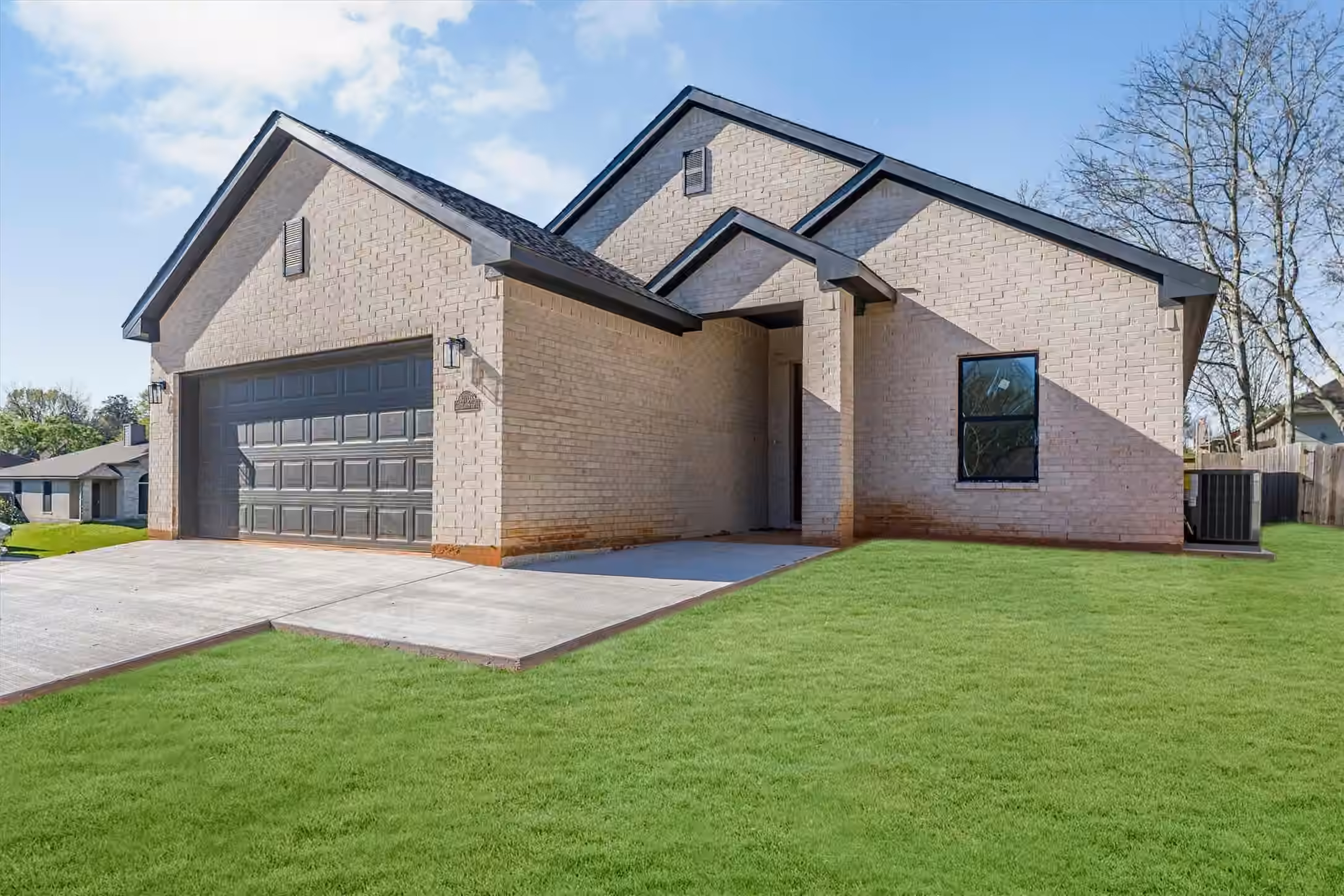 Photo 5 of 10703 Hillside Drive, Montgomery, TX