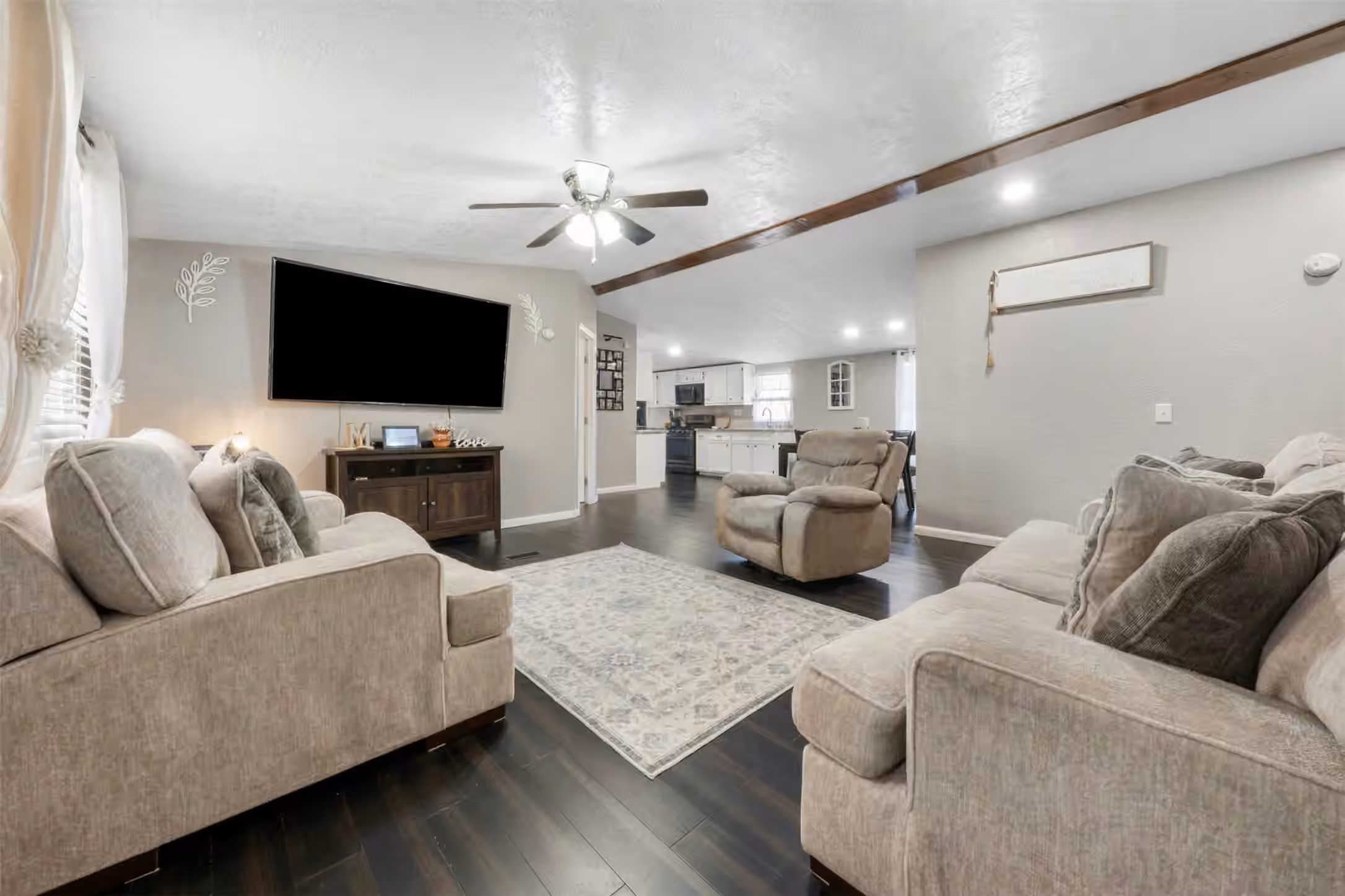 Photo 6 of 20220 Plaza Circle, Crosby, TX