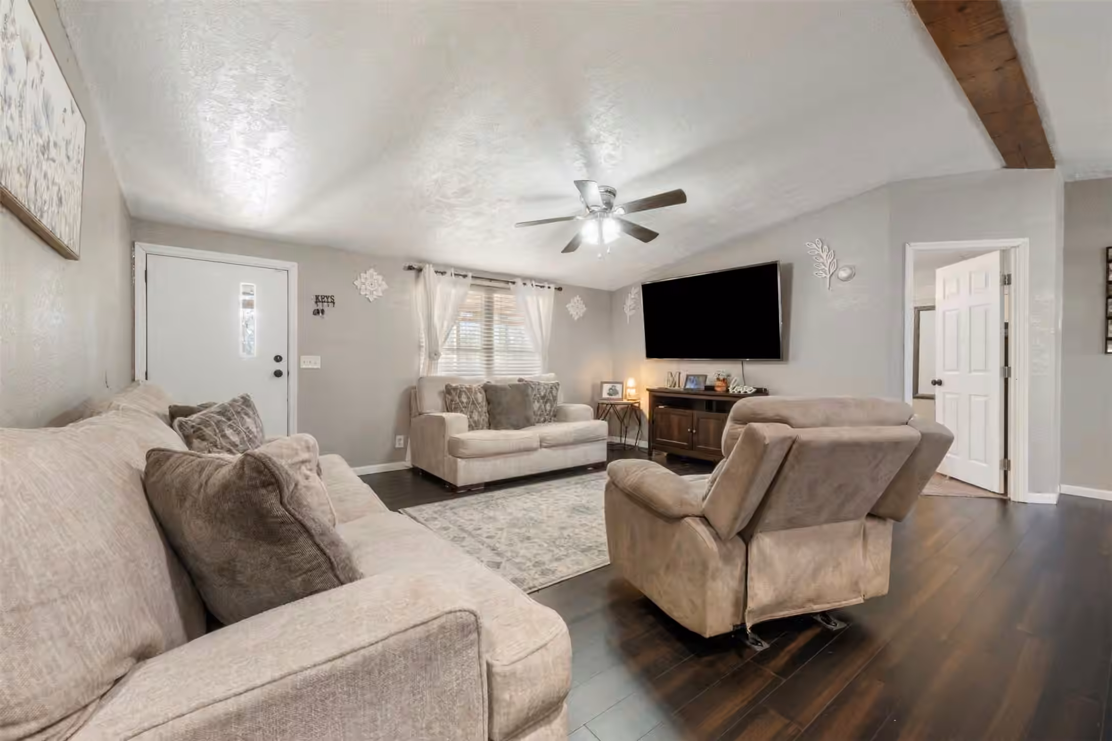 Photo 7 of 20220 Plaza Circle, Crosby, TX