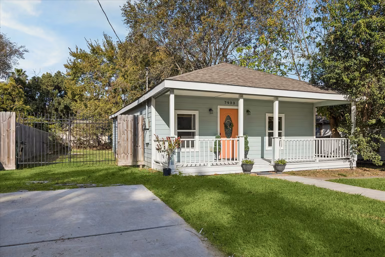 Photo 2 of 7933 Elwood Street, Houston, TX