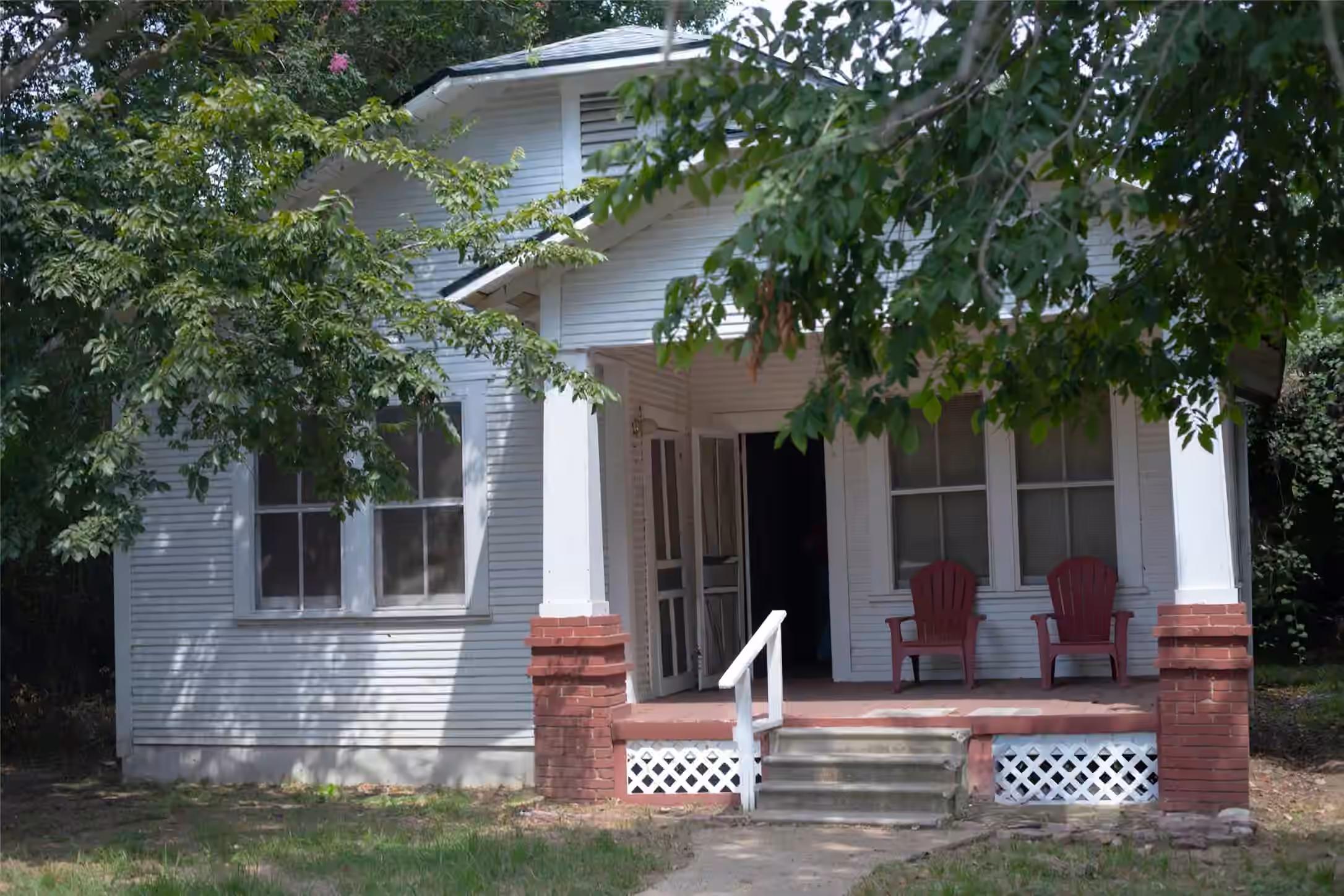 Photo 2 of 1302 19th Street, Hempstead, TX