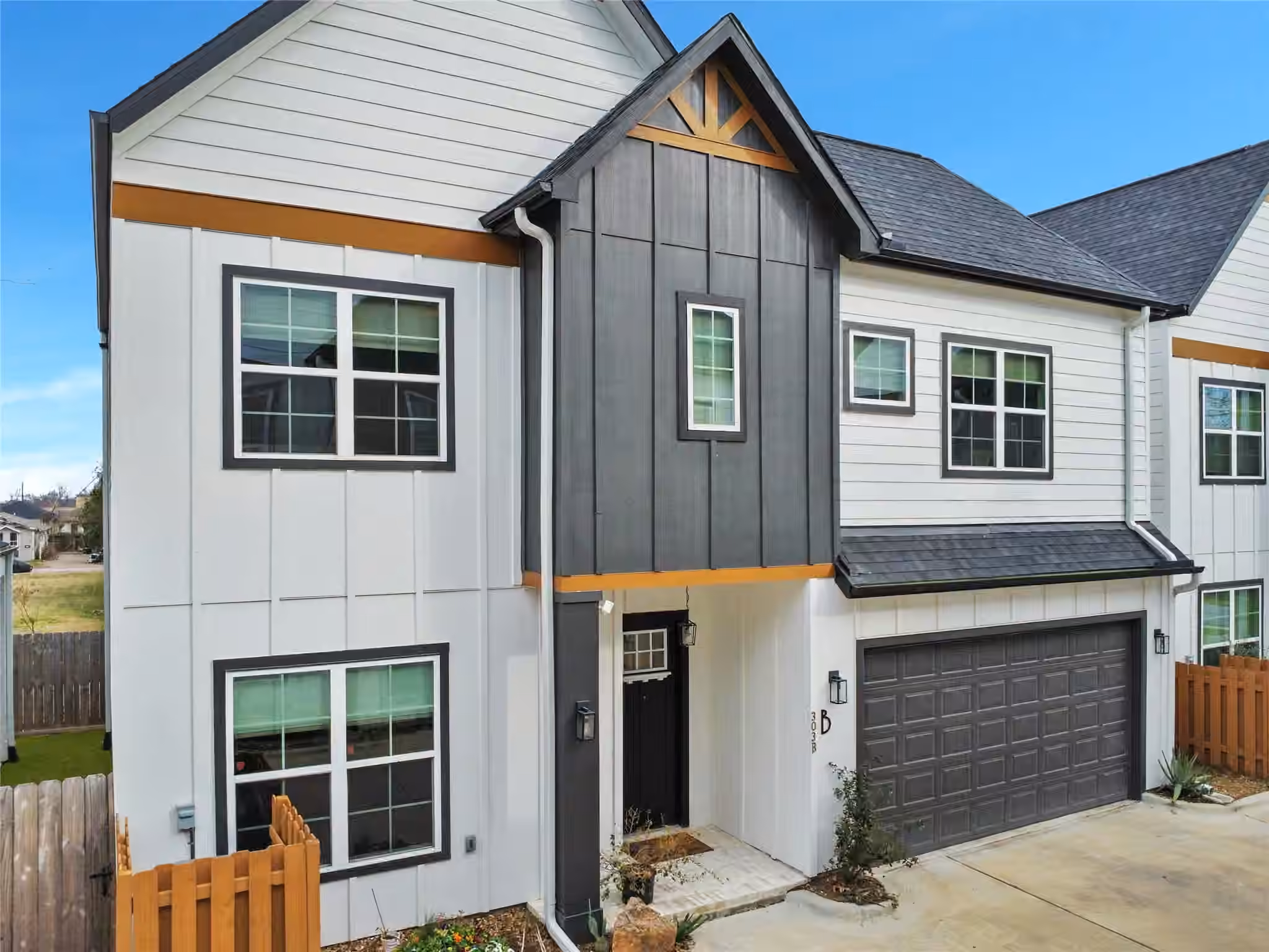 Photo 2 of 303 Blueberry Street B, Houston, TX