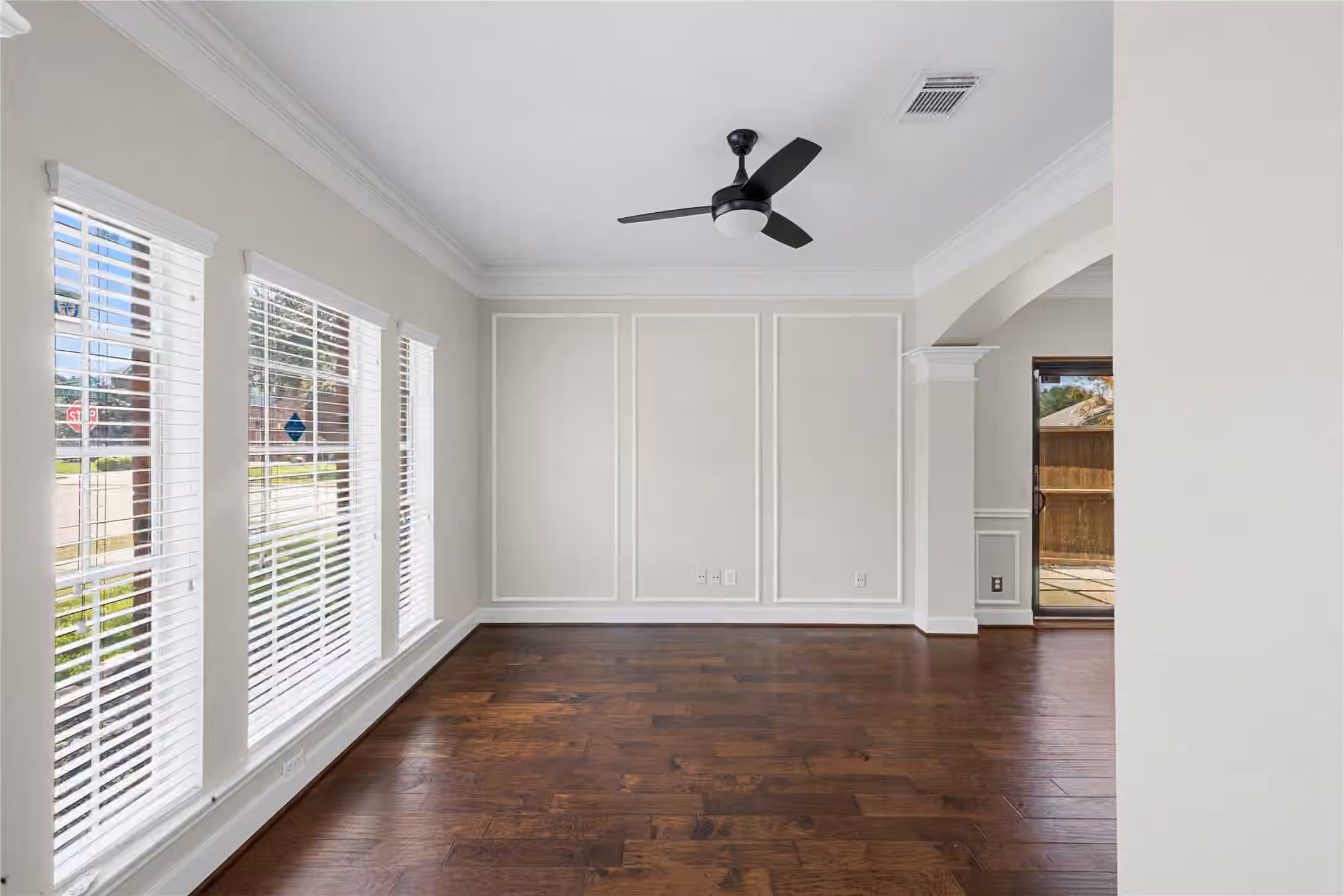 Photo 5 of 19134 Mockingbird Valley Drive, Katy, TX