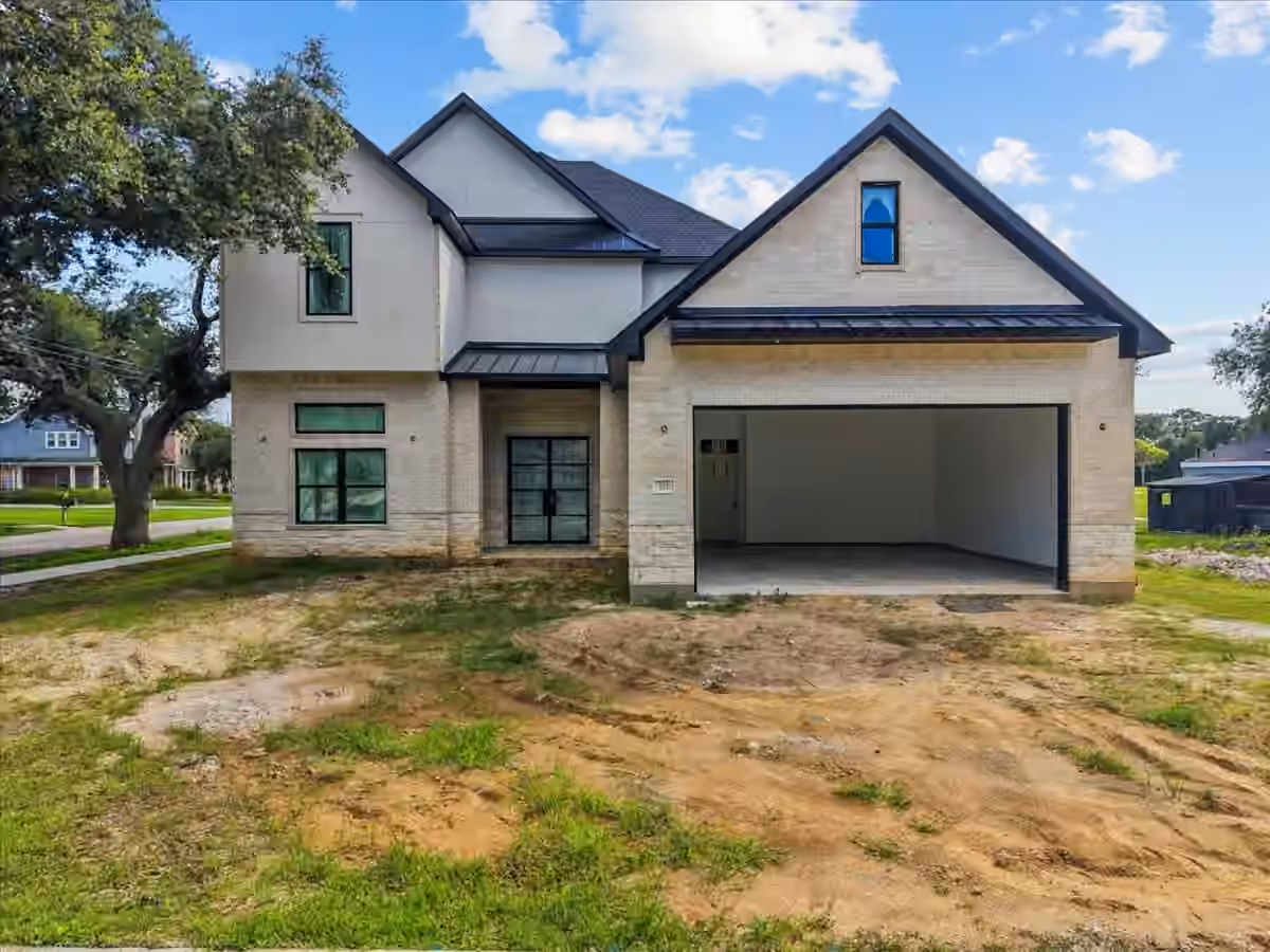 Photo of 721 S Kansas Avenue, League City, TX 77573