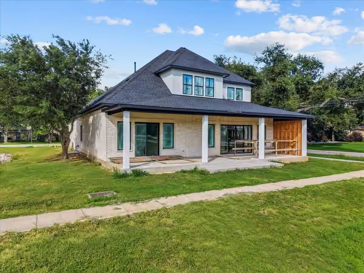 Photo 3 of 721 S Kansas Avenue, League City, TX