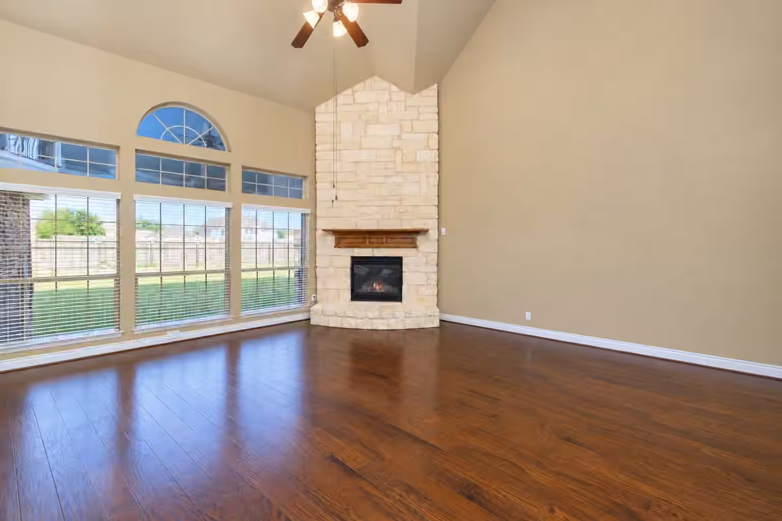 Photo 3 of 1312 Altavilla Lane, League City, TX
