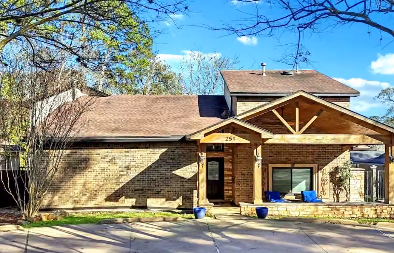 Photo 3 of 251 Springs Edge Drive, Conroe, TX